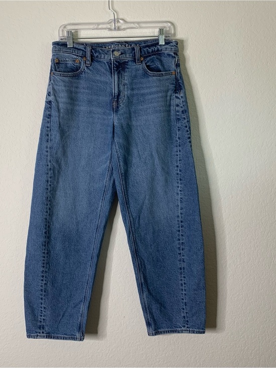 American Eagle Outfitters Denim - American Eagle women’s blue cotton barrel jeans 4 reg